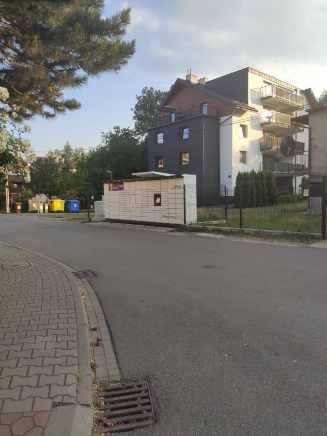 Przytulny apartament z ogródkiem Cracovia Exterior foto